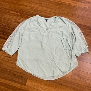 Torrid Blouse Womens Size 1X Green Top Lace Sleeve Plus V Neck Casual Comfy‎